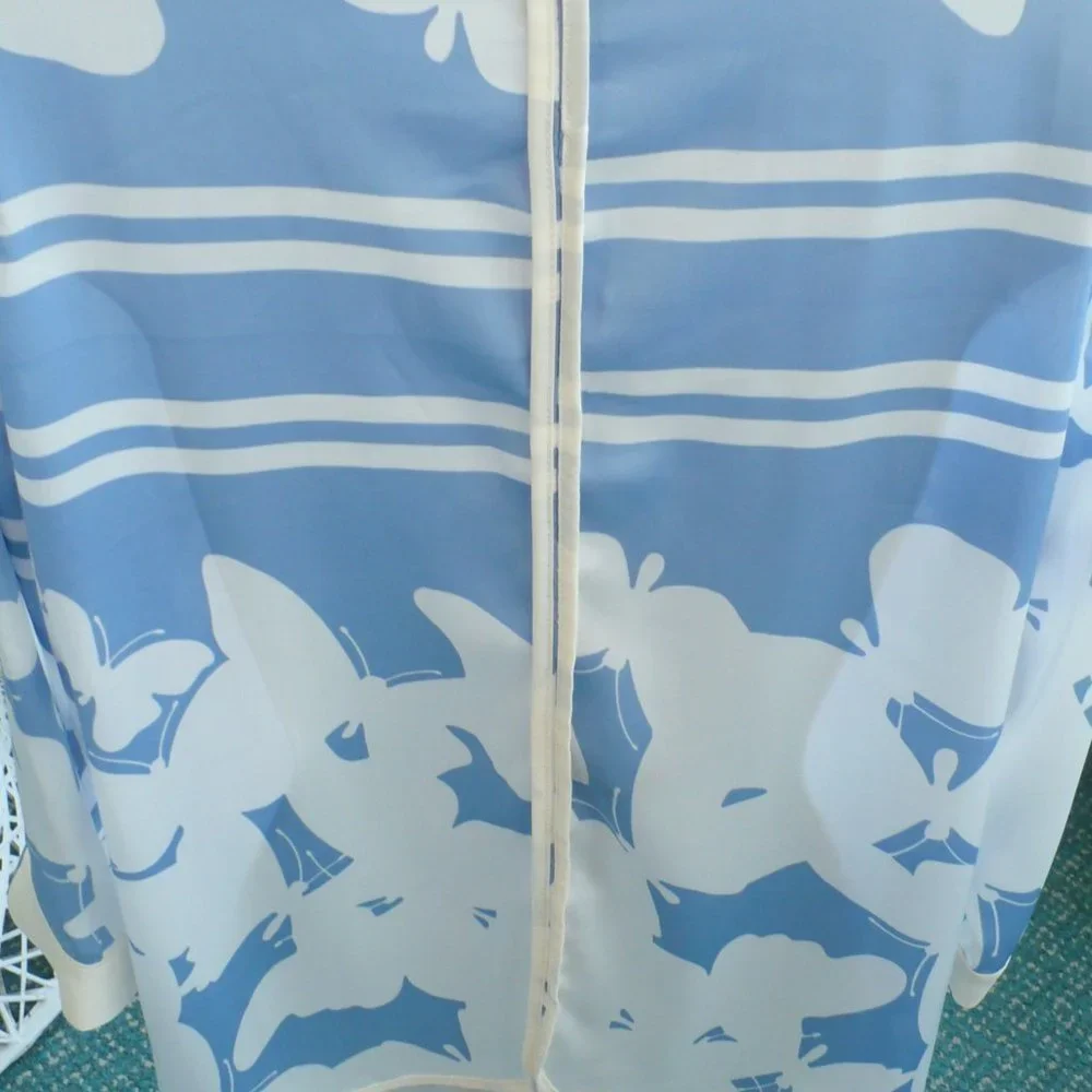 ❤️Top Ma Petite Francee Paris Blue & White Floral Blouse Size Medium - Picture 4 of 7